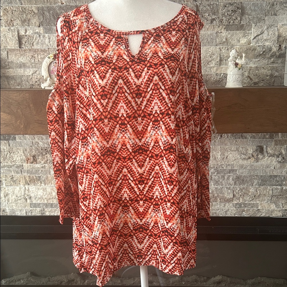 Cold-Shoulder Chevron Print Women's Top in Rust new with tags size medium